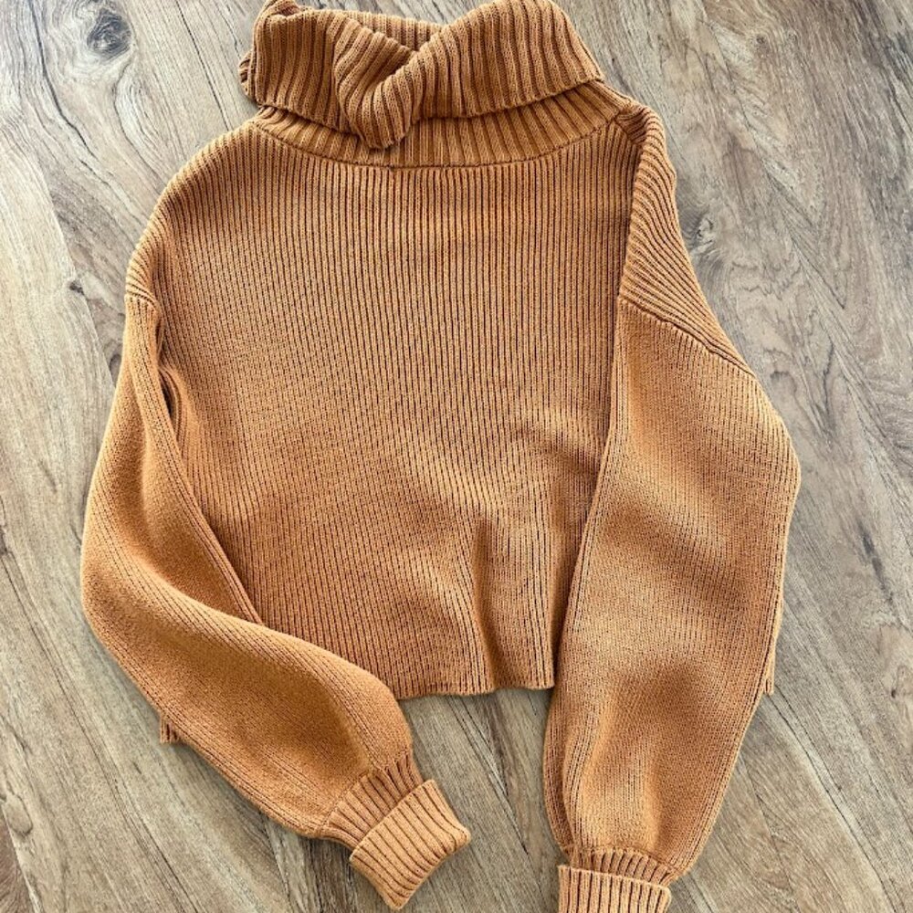 Wild Fable Cropped Orange Turtleneck Sweater Ribbed Pattern Cuffed Sleeves SizeM